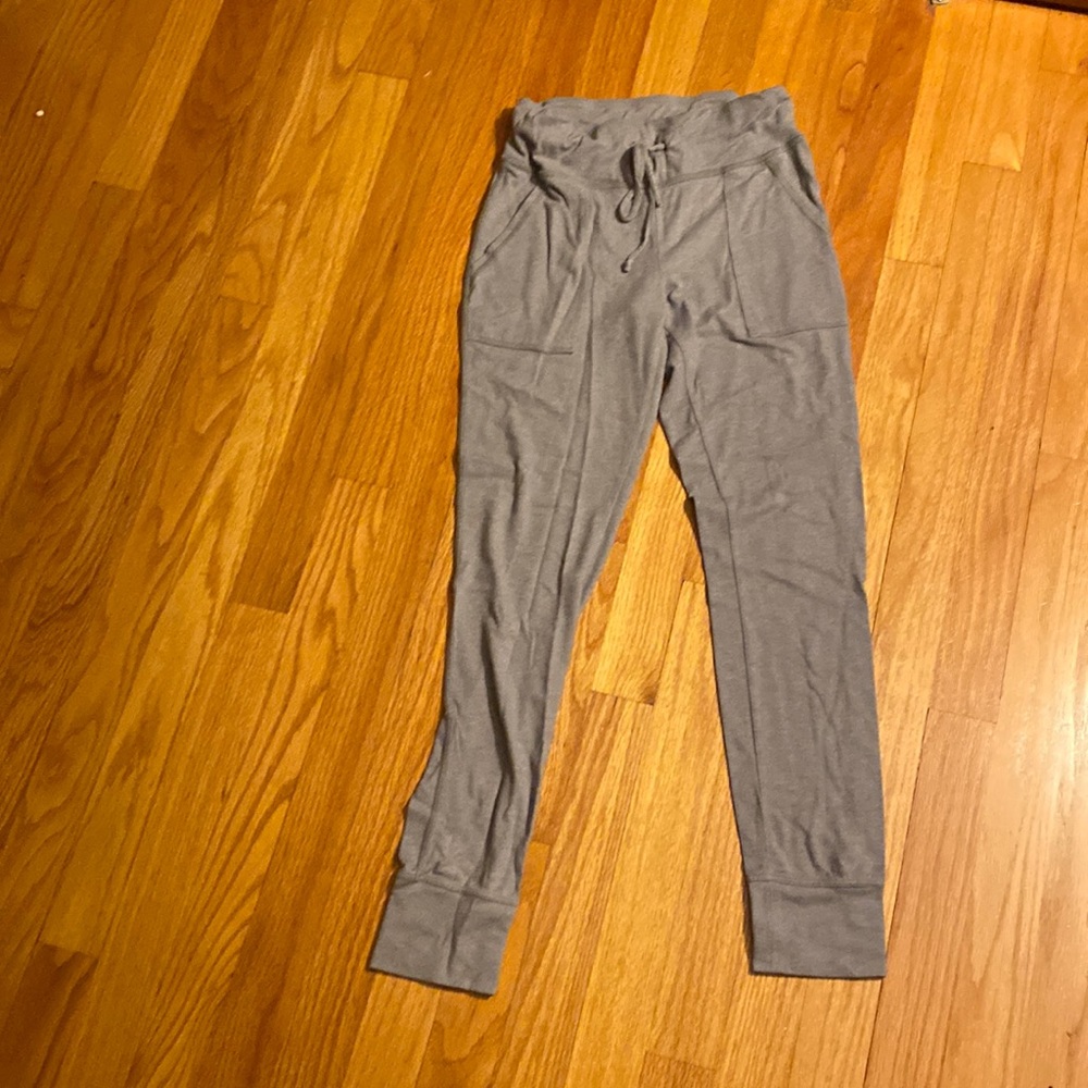 aerie, kids medium, grey